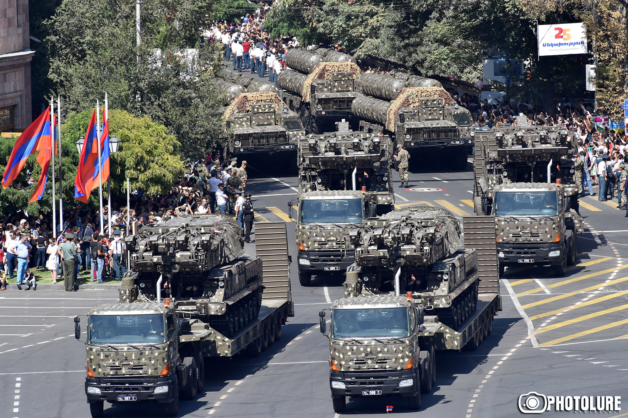 Техник армения. Военные вс Армении. Военные силы Армении. Военный парад в Ереване.