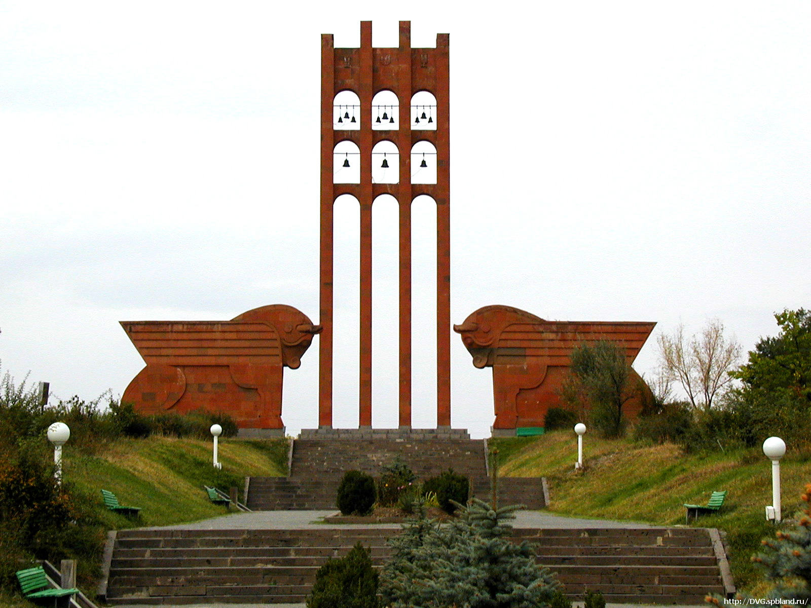 Армавир армения. Мемориал Сардарапат Армения. Армения Сардарапат памятник. 1918 Армения Сардарапат. Мемориальный комплекс Сардарапатской битвы..