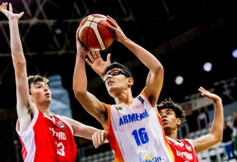 Armenia kosovo. U16 Armenian Basketball. Сборная Армении по баскетболу. Армянские баскетболисты. Армянские баскетболистки.