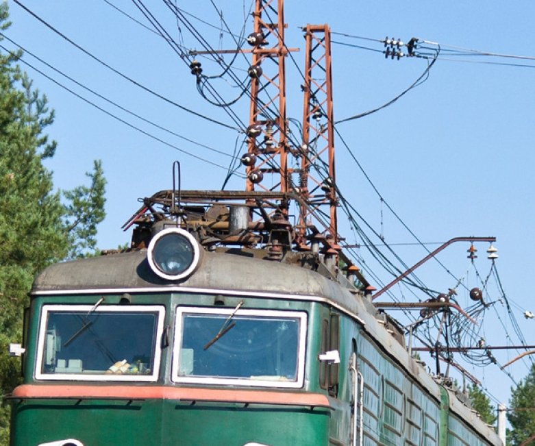 Подъем на крышу локомотива. Удар током на железной дороге. Крыша вагона. Крыша поезда. Ударило током на крыше поезда.