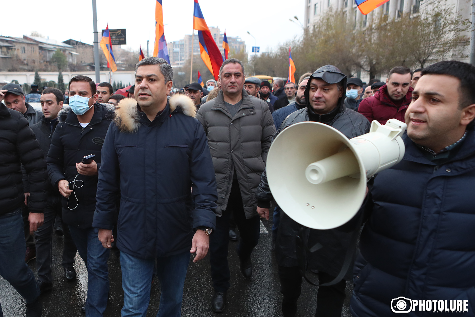 Новости армении сегодня спутник. Митинг в Ереване. Ванецян на митинге. Гюмри оппозиция. Премьер министр Армении прибыл в Москву.