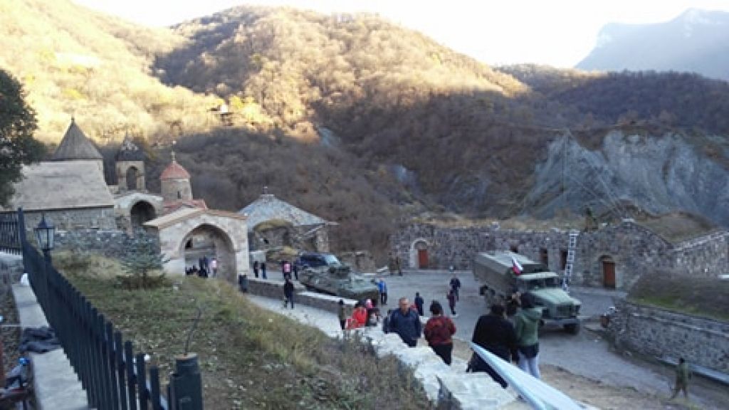 В армению пускают. Дадиванк монастырь Ованес. Дадиванк Арцах. Дади Ванг монастырь миротворцы. Амарас Карабах.