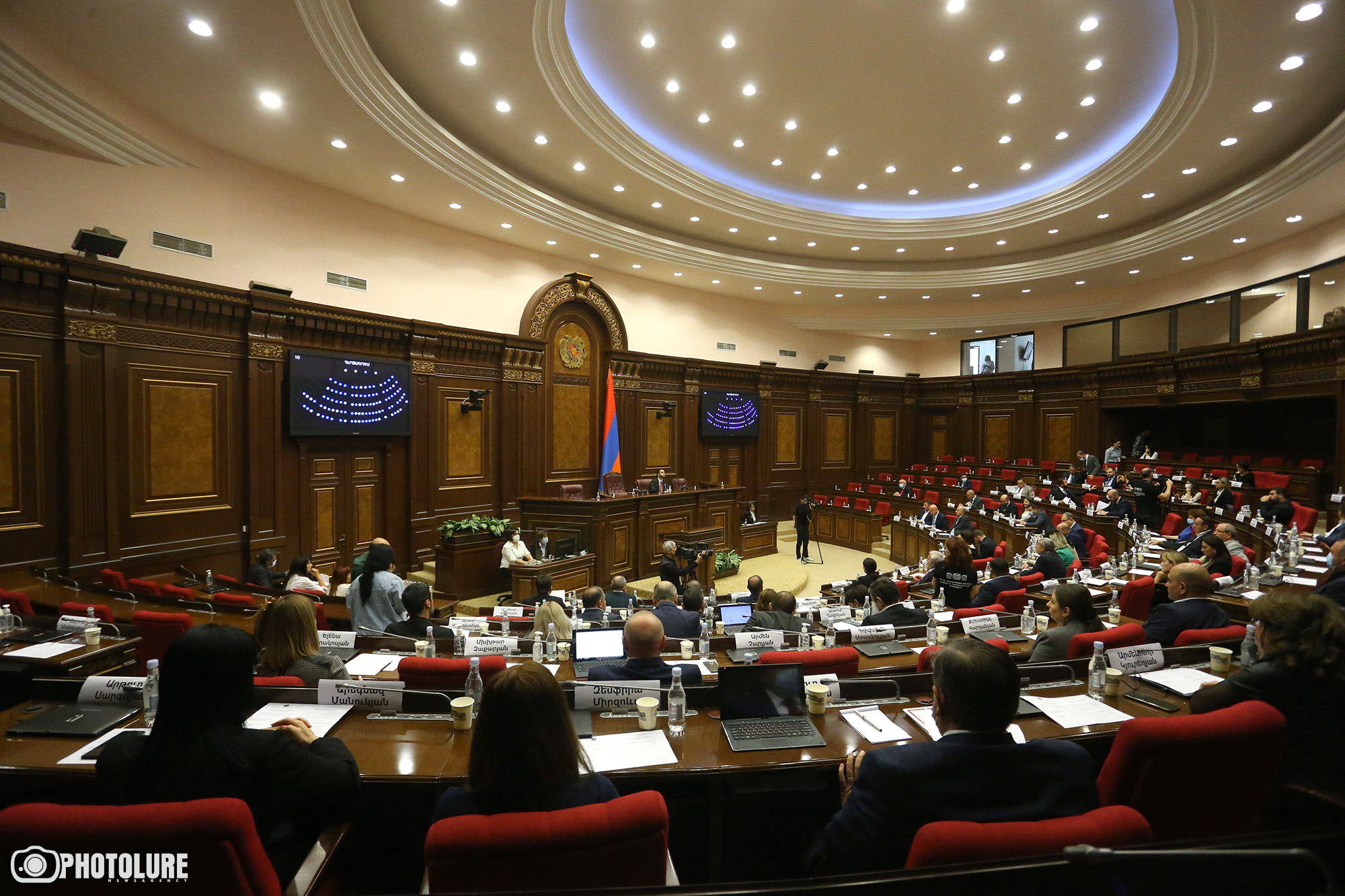 здание парламента в армении