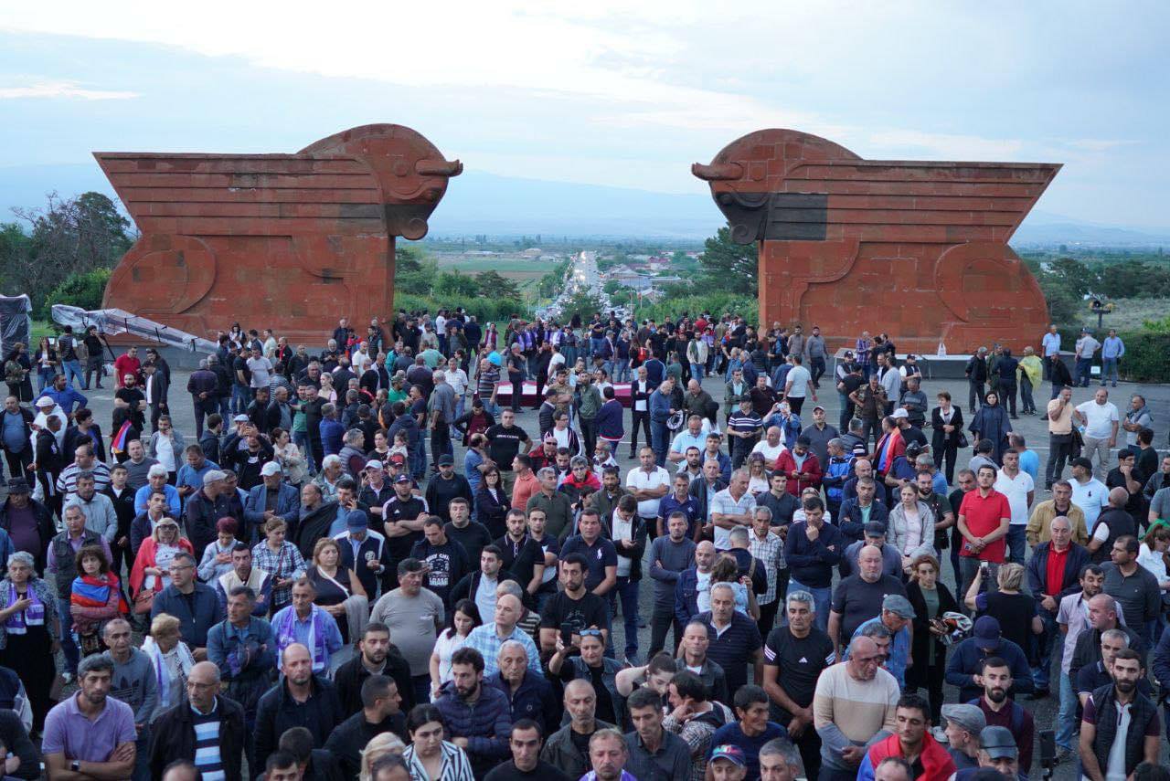 В мемориальном комплексе 